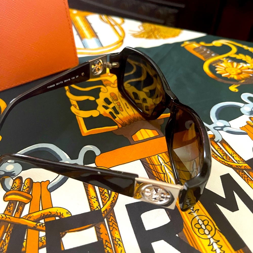 Tory Burch Sunglasses.   🍀🍀